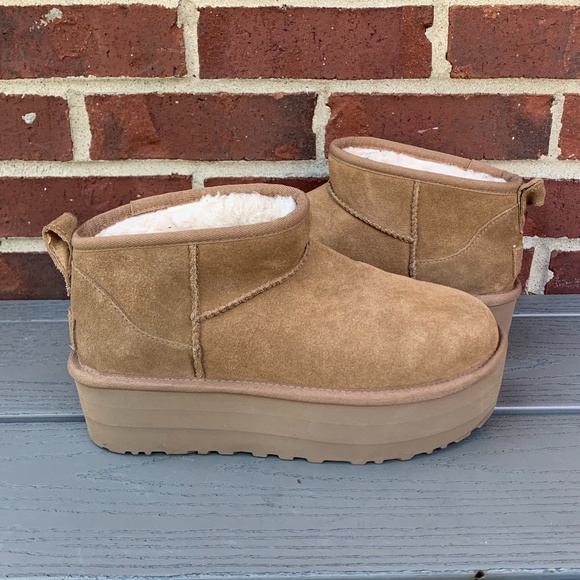 UGG Classic Mini Platform Boot - Picture 13 of 16